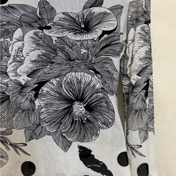 A-95 Juliette Black & White Floral &‎ Dot Sequin Detail 3/4 Sleeve Blouse Size S - Picture 12 of 15